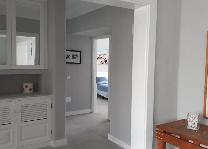 Casa Manrique * カレタ・デ・ファマラ